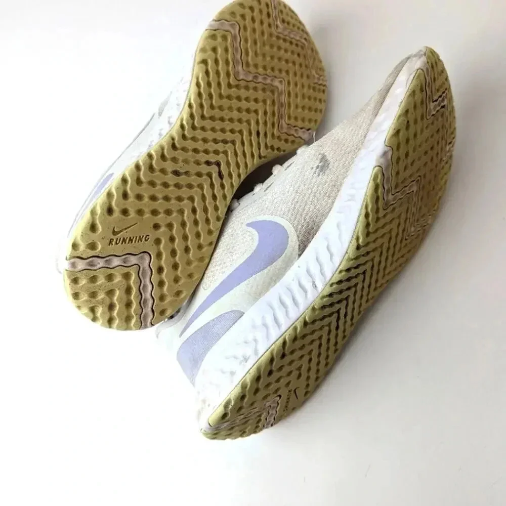 Nike Revolution 6.5